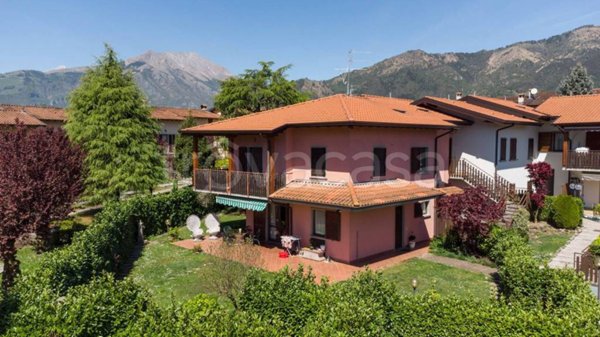 casa indipendente in vendita a Rovetta