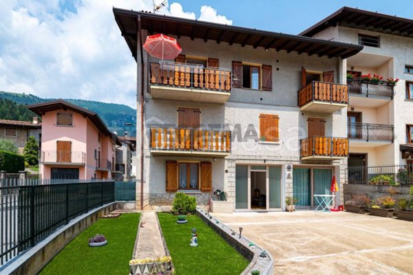 appartamento in vendita a Rovetta in zona Conca Verde