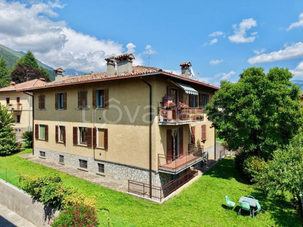appartamento in vendita a Rovetta in zona Conca Verde