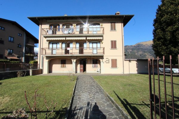 appartamento in vendita a Rovetta in zona Conca Verde