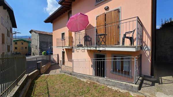 casa indipendente in vendita a Rovetta in zona Conca Verde