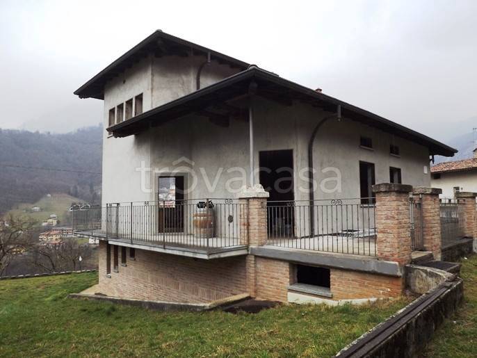 casa indipendente in vendita a San Giovanni Bianco