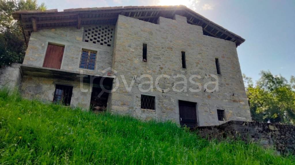 casa indipendente in vendita a San Giovanni Bianco