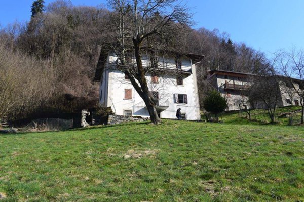 casa indipendente in vendita a San Giovanni Bianco