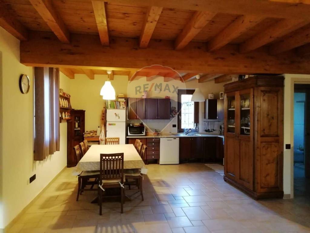 casa indipendente in vendita a San Giovanni Bianco in zona Costa San Gallo