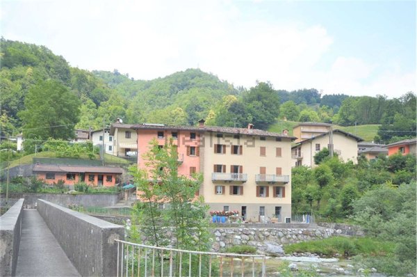 casa indipendente in vendita a San Giovanni Bianco