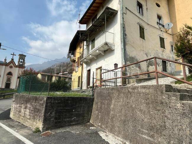 casa indipendente in vendita a San Giovanni Bianco in zona Roncaglia