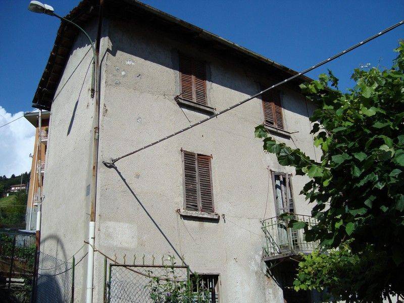 casa indipendente in vendita a San Giovanni Bianco