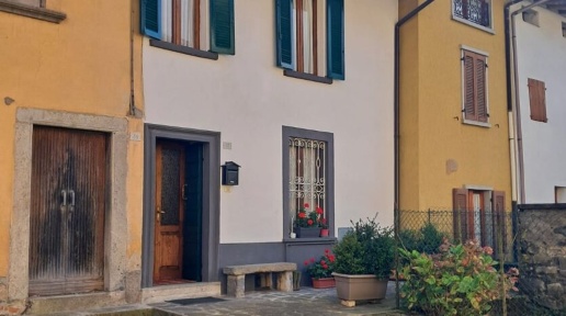 casa indipendente in vendita a San Giovanni Bianco