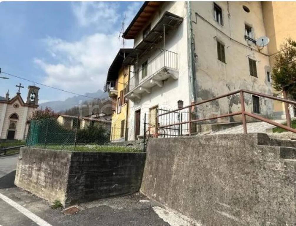 appartamento in vendita a San Giovanni Bianco in zona Roncaglia