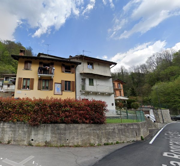 casa indipendente in vendita a San Giovanni Bianco in zona Roncaglia