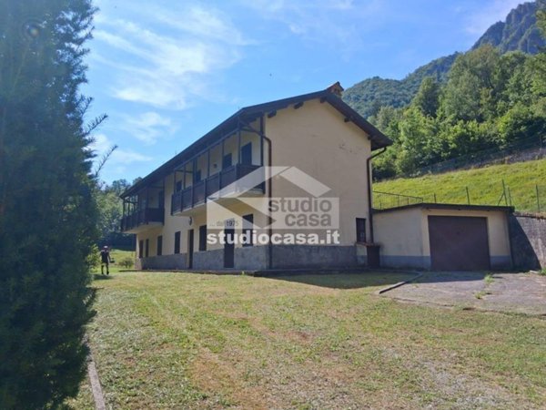 casa indipendente in vendita a San Giovanni Bianco in zona Roncaglia