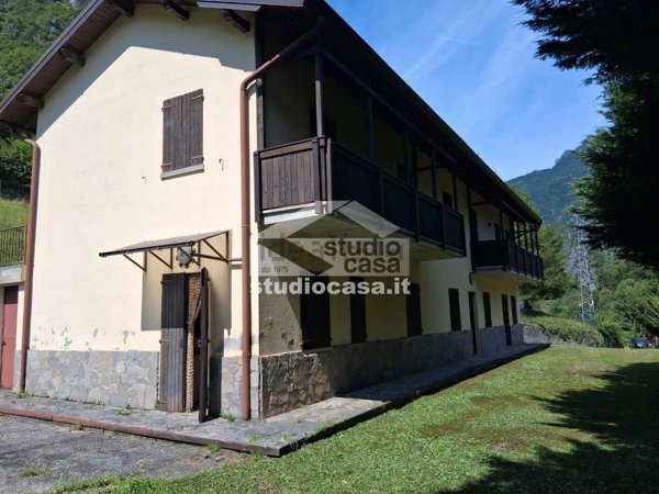 casa indipendente in vendita a San Giovanni Bianco