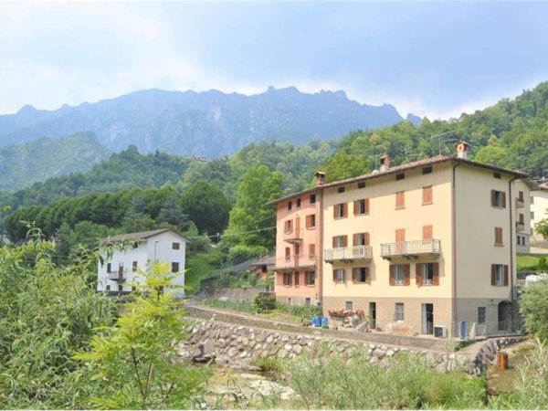 casa indipendente in vendita a San Giovanni Bianco