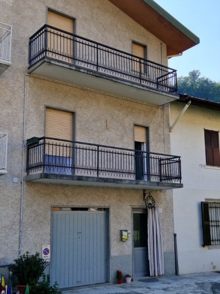casa indipendente in vendita a San Giovanni Bianco