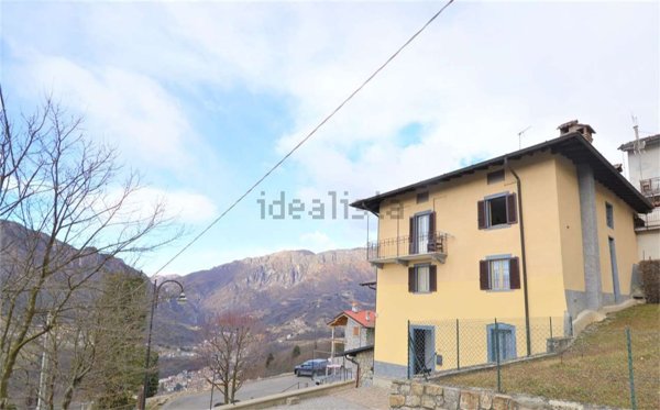 casa indipendente in vendita a San Giovanni Bianco