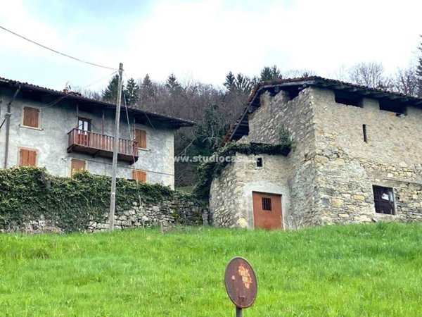 casa indipendente in vendita a San Giovanni Bianco