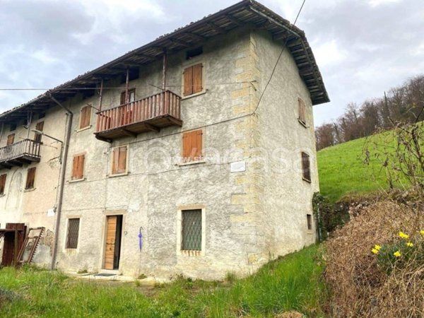 casa indipendente in vendita a San Giovanni Bianco