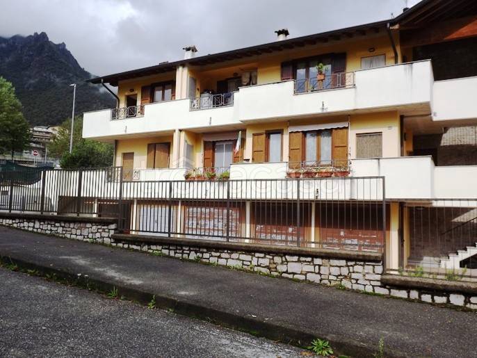 appartamento in vendita a San Giovanni Bianco in zona Cornalita