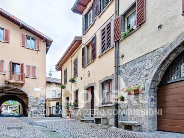 intera palazzina in vendita a San Giovanni Bianco