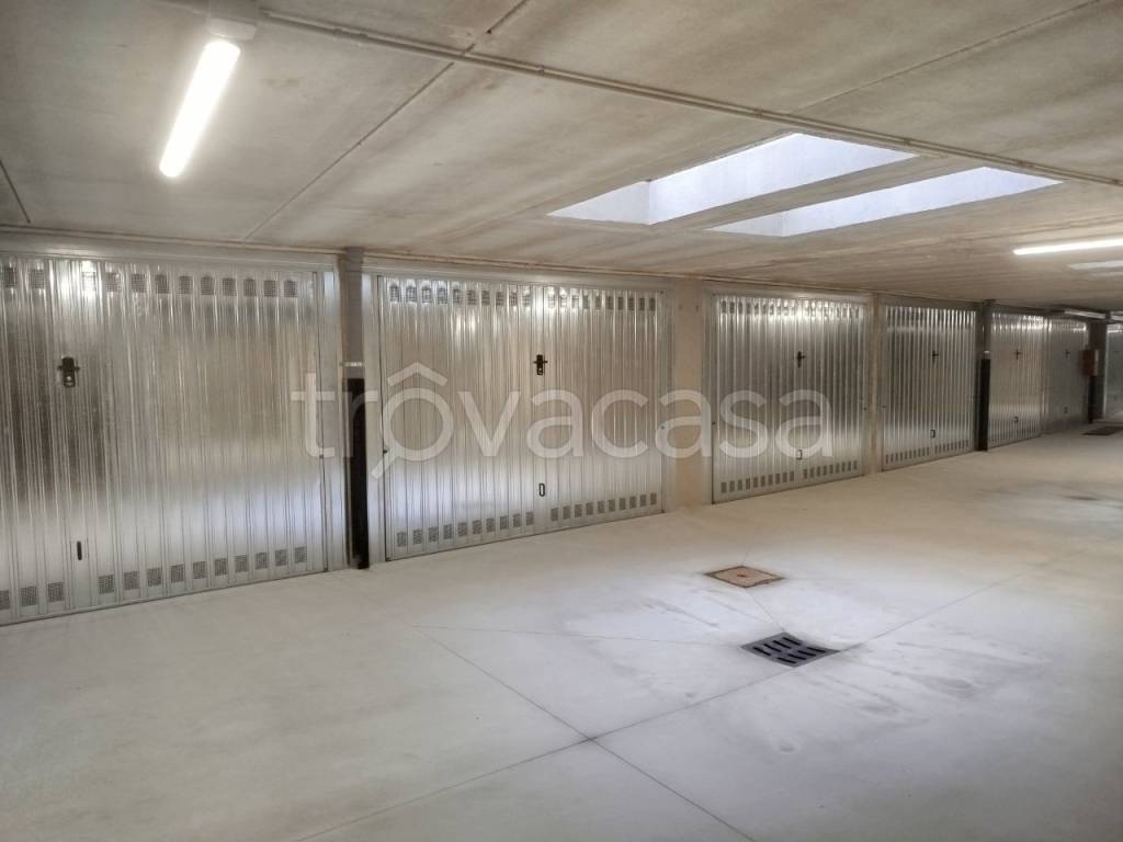 locale di sgombero in vendita a San Giovanni Bianco in zona Cornalita