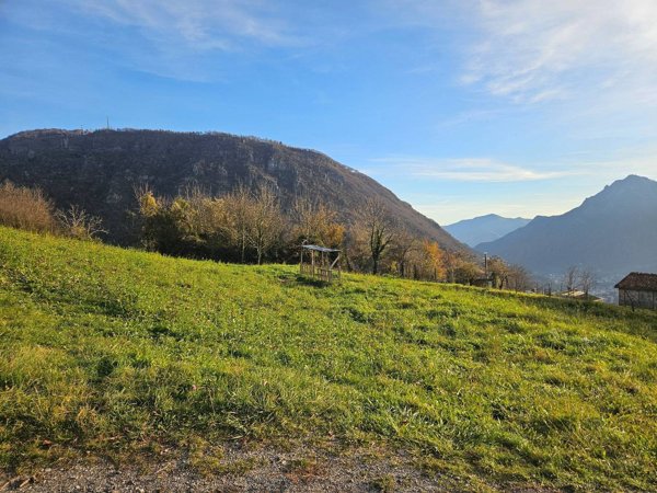 casa indipendente in vendita a San Giovanni Bianco