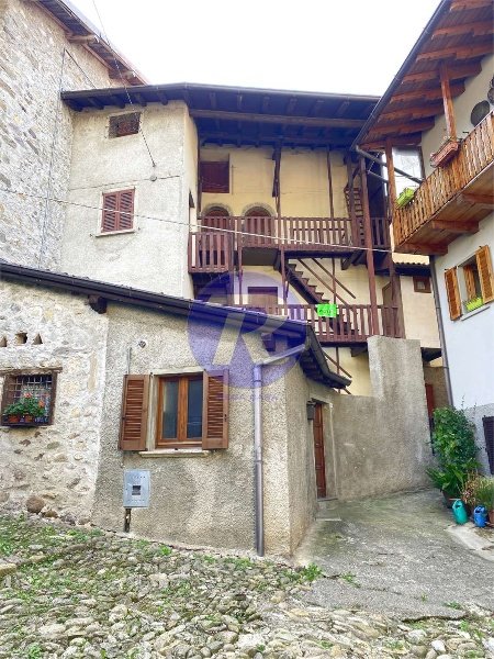 appartamento in vendita a San Giovanni Bianco in zona Fuipiano al Brembo