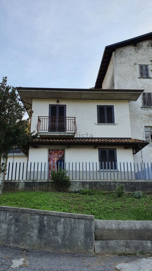 casa indipendente in vendita a San Giovanni Bianco