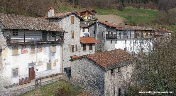 casa indipendente in vendita a San Giovanni Bianco