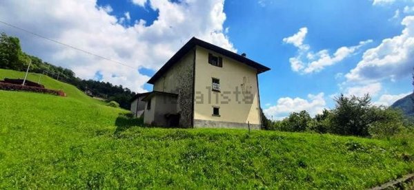 casale in vendita a San Giovanni Bianco