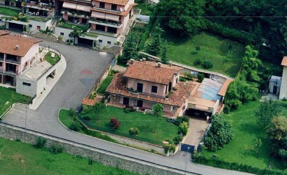 casa indipendente in vendita a San Giovanni Bianco