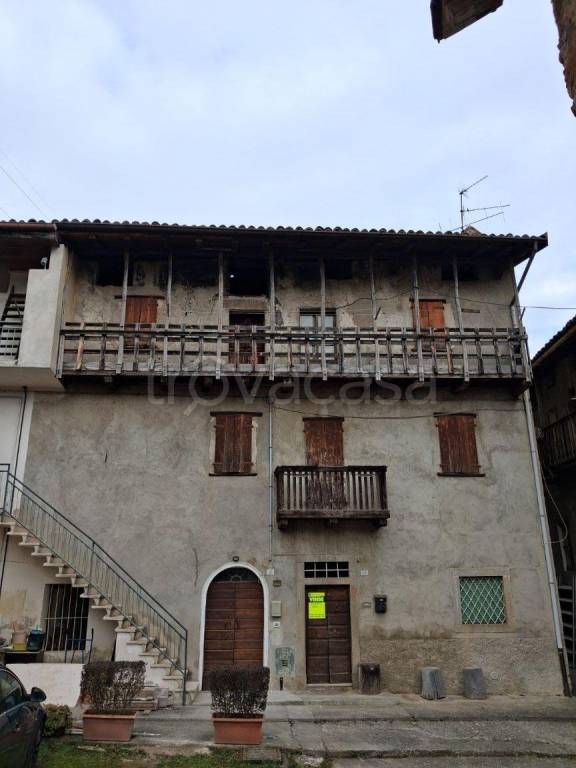 casa indipendente in vendita a San Giovanni Bianco in zona Fuipiano al Brembo