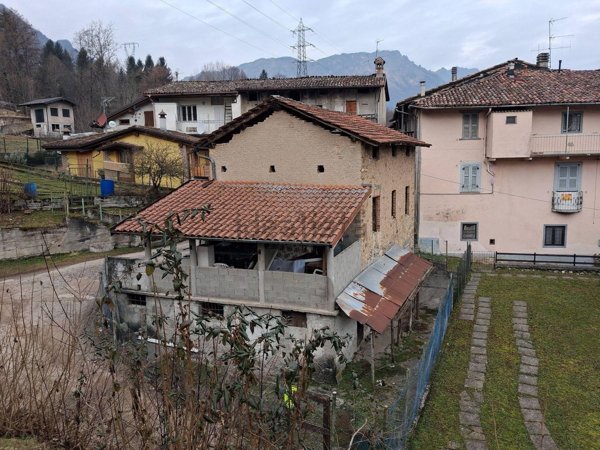 appartamento in vendita a San Giovanni Bianco in zona Cornalita