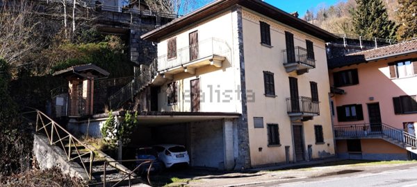 casa indipendente in vendita a San Giovanni Bianco in zona Fuipiano al Brembo