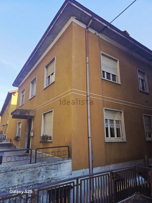 casa indipendente in vendita a San Giovanni Bianco