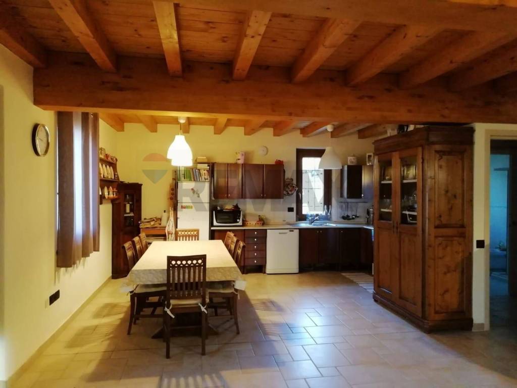 casa indipendente in vendita a San Giovanni Bianco in zona Costa San Gallo