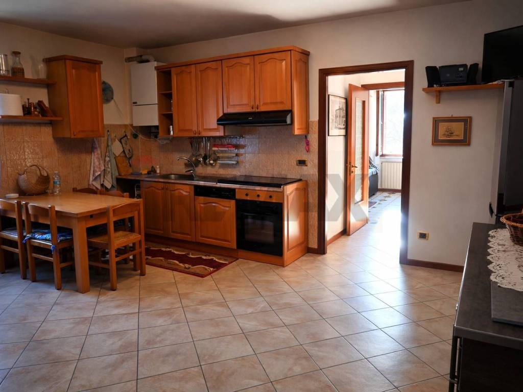 appartamento in vendita a San Giovanni Bianco in zona Roncaglia