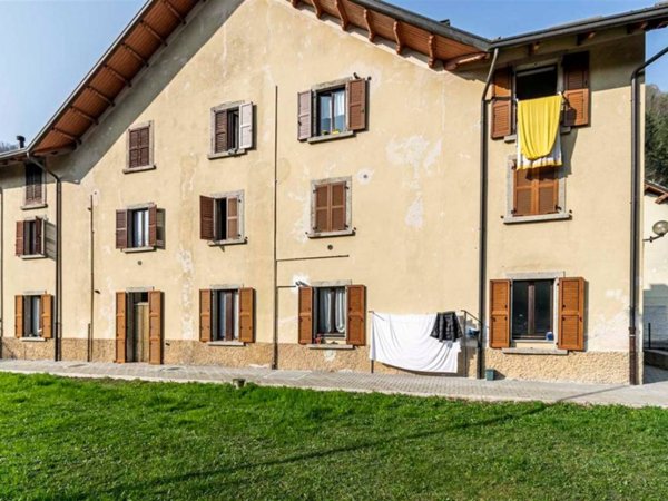 appartamento in vendita a San Giovanni Bianco in zona Roncaglia