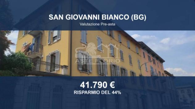 locale commerciale in vendita a San Giovanni Bianco