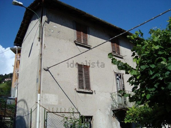 casa indipendente in vendita a San Giovanni Bianco