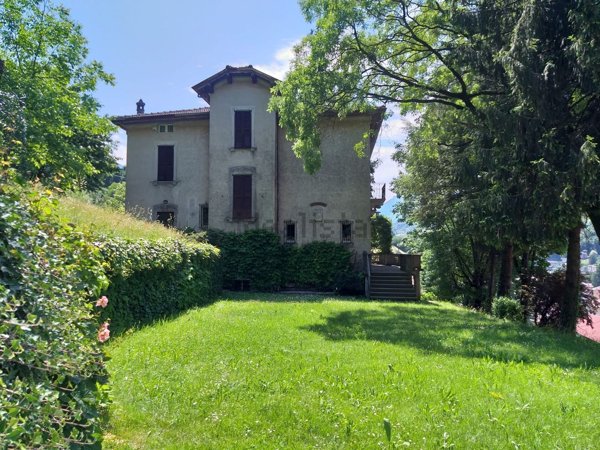 casa indipendente in vendita a San Giovanni Bianco