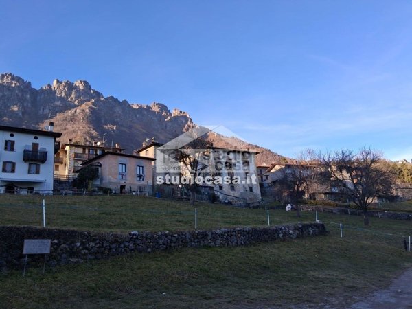 casa indipendente in vendita a San Giovanni Bianco