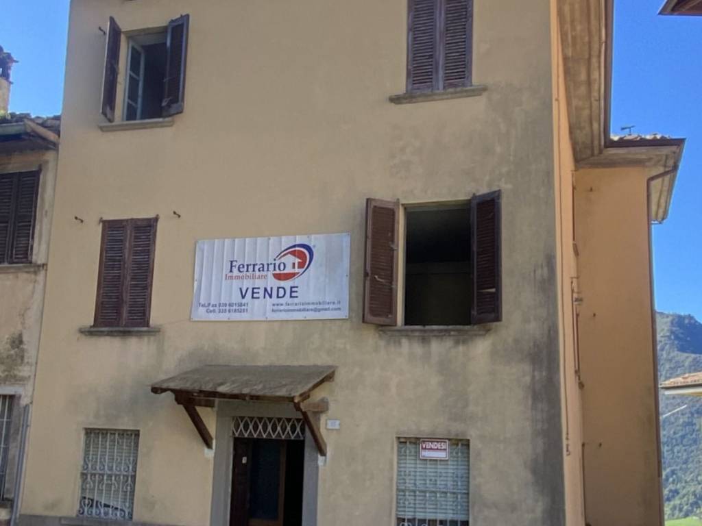 casa indipendente in vendita a San Giovanni Bianco