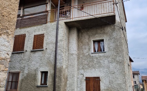 casa indipendente in vendita a San Giovanni Bianco in zona Cornalita