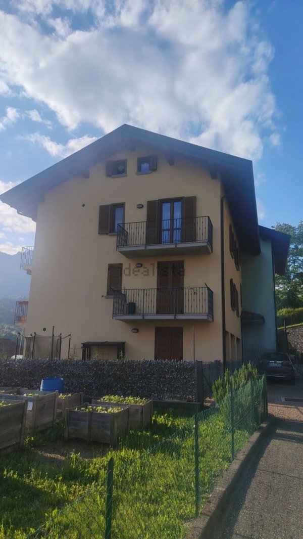 casa indipendente in vendita a San Giovanni Bianco