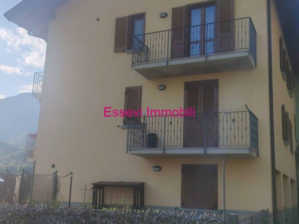 casa indipendente in vendita a San Giovanni Bianco