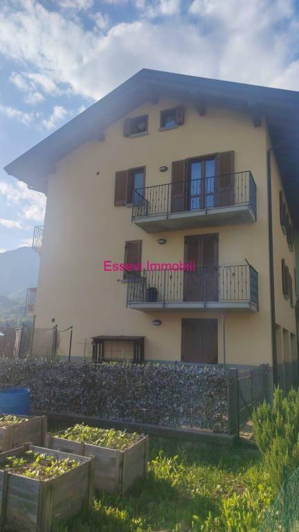 casa indipendente in vendita a San Giovanni Bianco