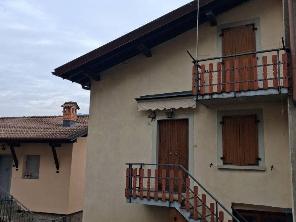 appartamento in vendita a San Giovanni Bianco in zona Fuipiano al Brembo