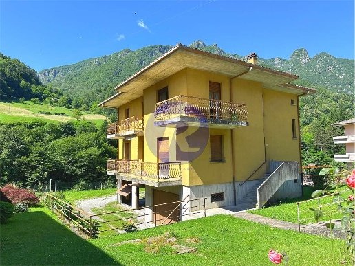 casa indipendente in vendita a San Giovanni Bianco in zona Roncaglia