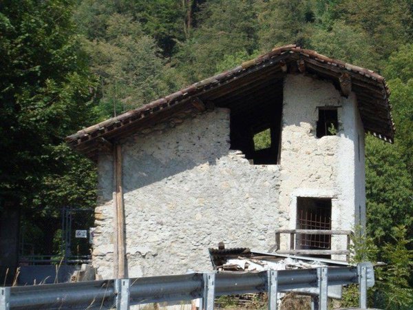 casa indipendente in vendita a San Giovanni Bianco in zona Fuipiano al Brembo